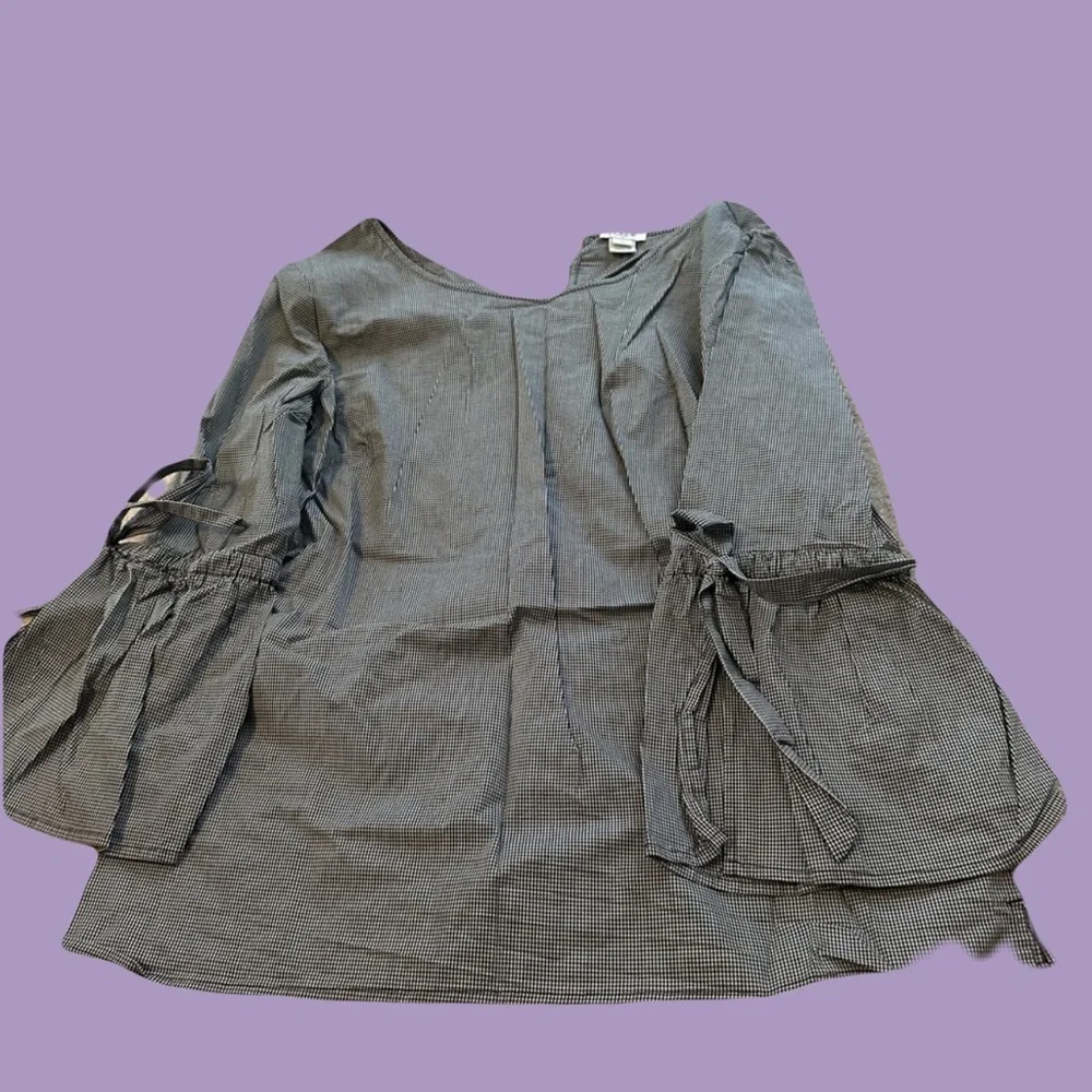 J crew. NWOT. Blouse. Size medium - Picture 2 of 2